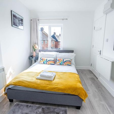 No 01 Small Studio Flat In Aylesbury Town Station Ngoại thất bức ảnh