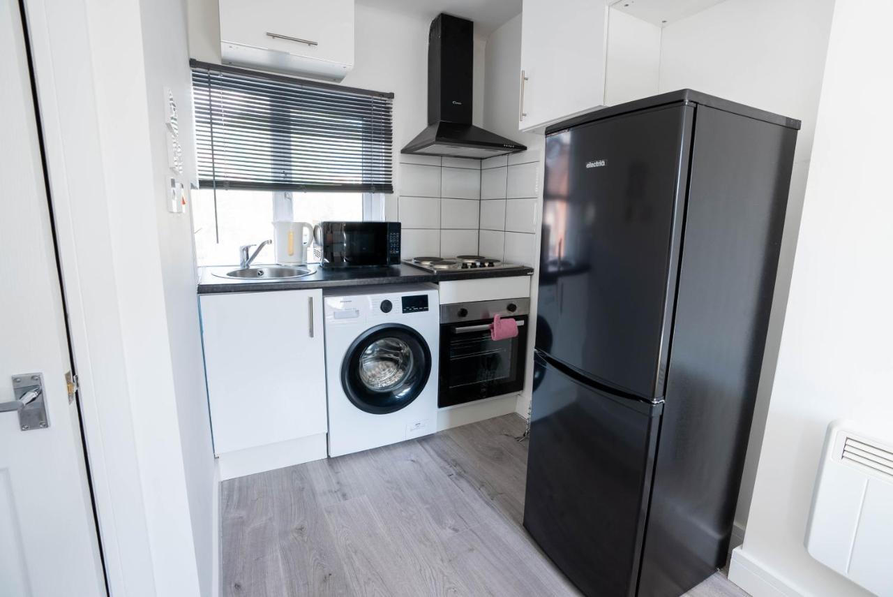 No 01 Small Studio Flat In Aylesbury Town Station Ngoại thất bức ảnh