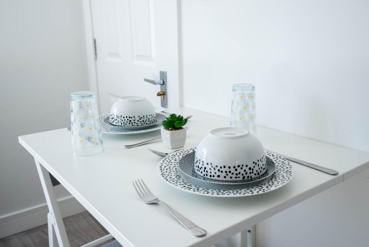 No 01 Small Studio Flat In Aylesbury Town Station Ngoại thất bức ảnh